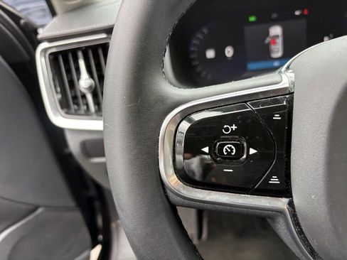 Used 2023 Volvo S90 B6 Ultimate w/ Lounge Package image 16