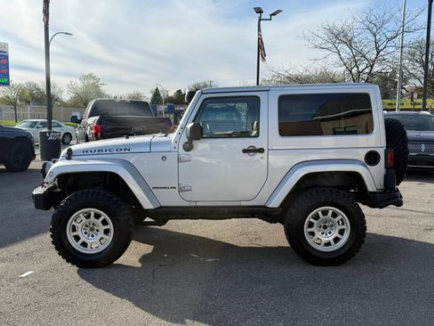 Used 2012 Jeep Wrangler Rubicon w/ PWR Convenience Group AWD/4WD image 8