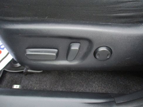 Used 2018 Toyota RAV4 XLE image 17