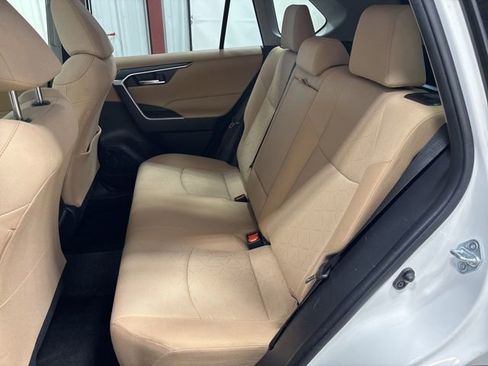 Used 2020 Toyota RAV4 XLE w/ Convenience Package AWD/4WD image 16