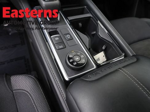 Used 2024 Nissan Pathfinder SV w/ Lighting Package (N92) AWD/4WD image 21