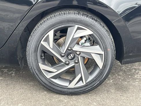 Certified 2024 Hyundai Elantra SEL w/ Convenience Package FWD image 12
