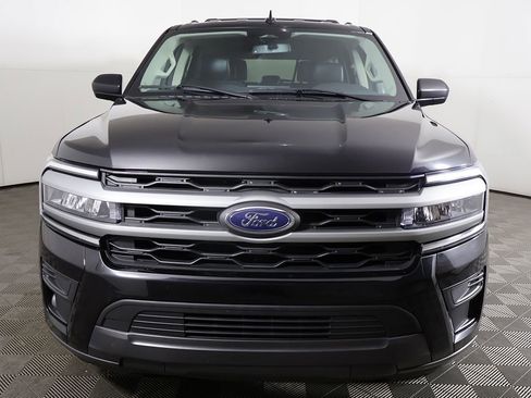 Used 2024 Ford Expedition Max XLT image 12