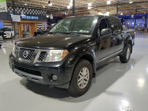 Used 2015 Nissan Frontier SV AWD/4WD image 1