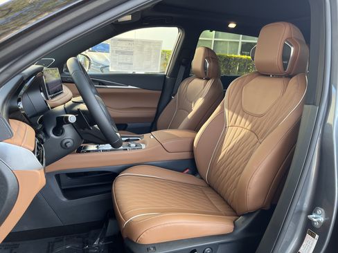 Certified 2026 INFINITI QX60 Autograph w/ Dark Cargo Package AWD/4WD image 13