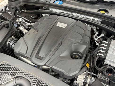 Used 2023 Porsche Macan S AWD/4WD image 23