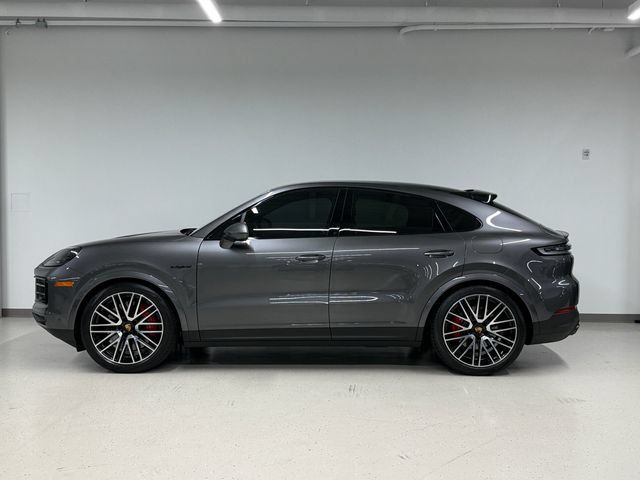 Certified 2024 Porsche Cayenne S AWD/4WD image 2