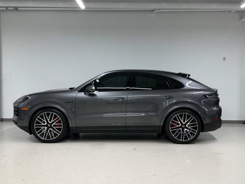 Certified 2024 Porsche Cayenne S AWD/4WD image 2