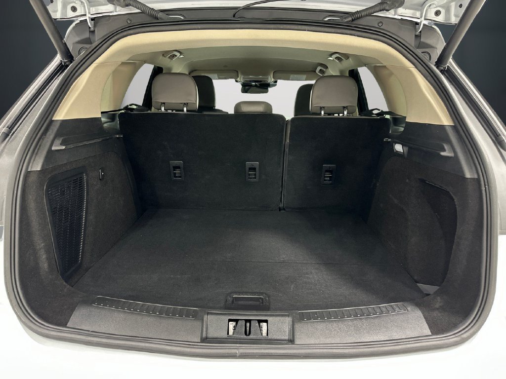 Used 2025 Lincoln Corsair FWD image 12