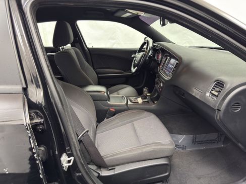 Used 2019 Dodge Charger SXT image 37