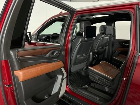 Used 2023 GMC Yukon XL Denali Ultimate AWD/4WD image 38