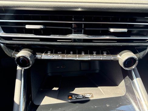 New 2026 Chevrolet Traverse LT w/ Driver Confidence Package FWD image 25