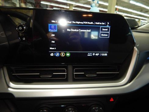 Used 2026 Chevrolet Trax LS image 28