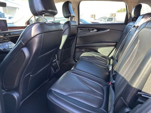 Used 2021 Lincoln Nautilus Reserve w/ Monochromatic Package image 18