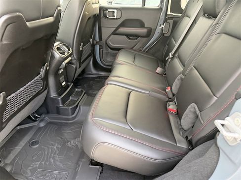 New 2025 Jeep Wrangler Unlimited Rubicon image 12