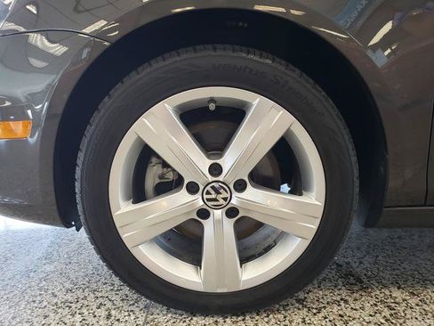 Used 2012 Volkswagen Eos Lux FWD image 27