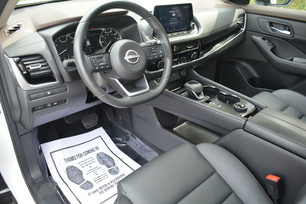 Used 2023 Nissan Rogue SL AWD/4WD image 12