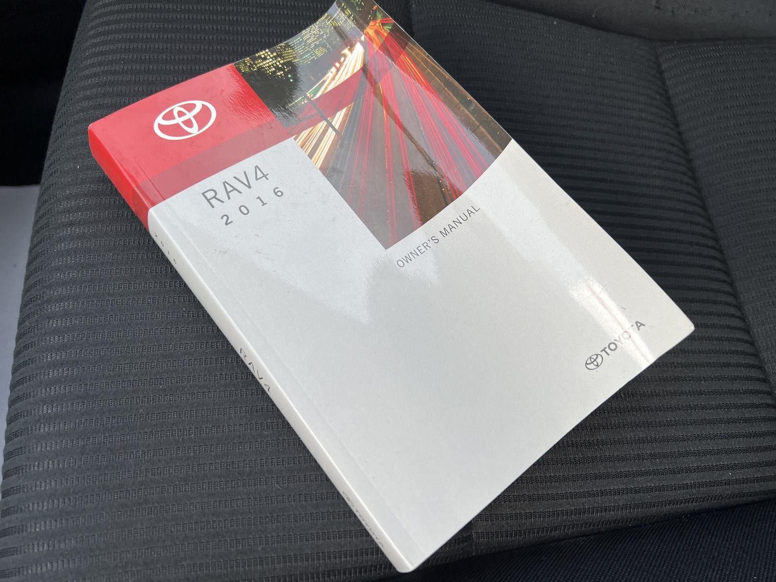 Used 2016 Toyota RAV4 LE AWD/4WD image 30