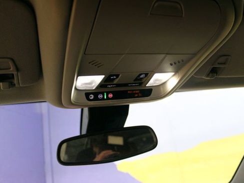 Used 2024 GMC Terrain SLE w/ Driver Convenience Package FWD image 20