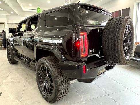 Used 2024 GMC Hummer EV 2X w/ LPO, Illumination Package image 5