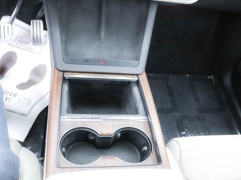 Used 2024 Tesla Model X AWD/4WD image 18