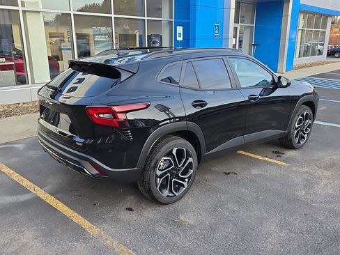 New 2025 Chevrolet Trax RS w/ Sunroof Package image 8