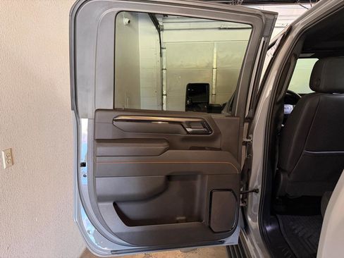 Used 2025 GMC Sierra 2500 AT4 w/ AT4 Premium Plus Package AWD/4WD image 12