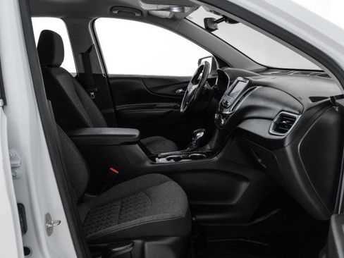 Used 2022 Chevrolet Equinox LT w/ Driver Convenience Package image 32