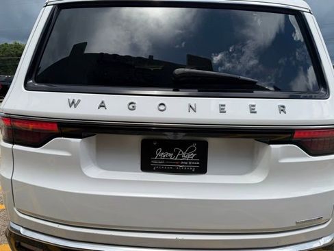 Used 2024 Jeep Wagoneer Series II w/ Flexible Seating Group RWD image 11