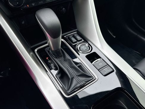 Used 2025 Mitsubishi Eclipse Cross Black Edition image 29