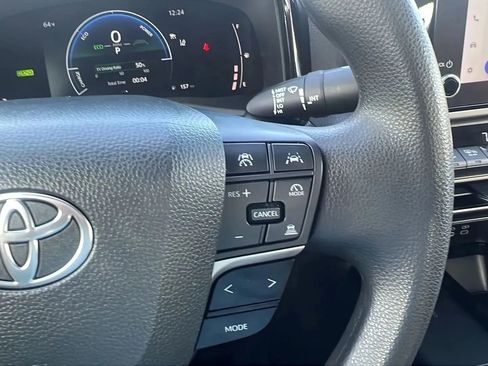 Used 2025 Toyota Camry LE FWD image 15