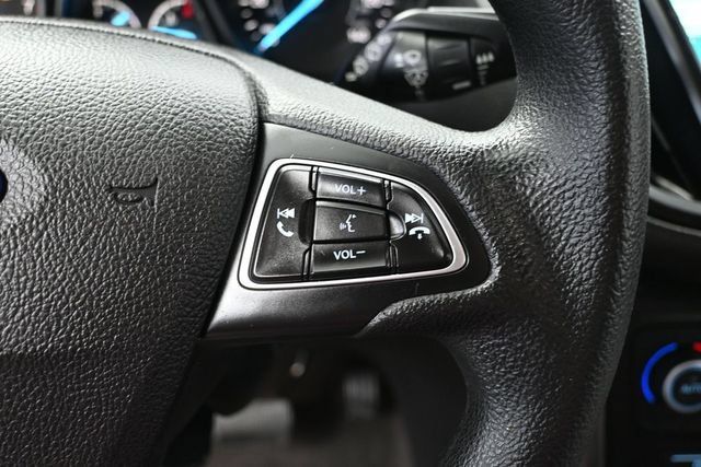 Used 2019 Ford Escape SE FWD image 21
