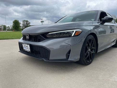 Used 2025 Honda Civic Sport image 14