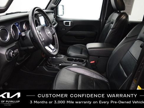 Used 2018 Jeep Wrangler Unlimited Sahara AWD/4WD image 10