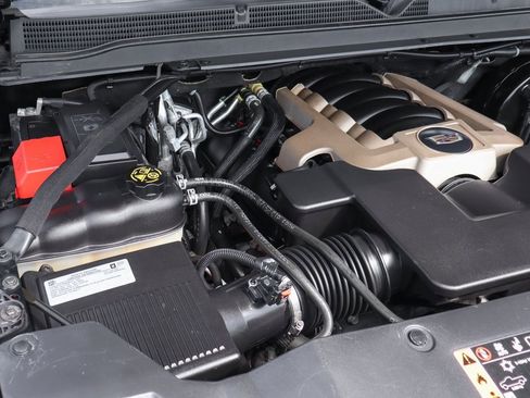 Used 2019 Cadillac Escalade Platinum image 11