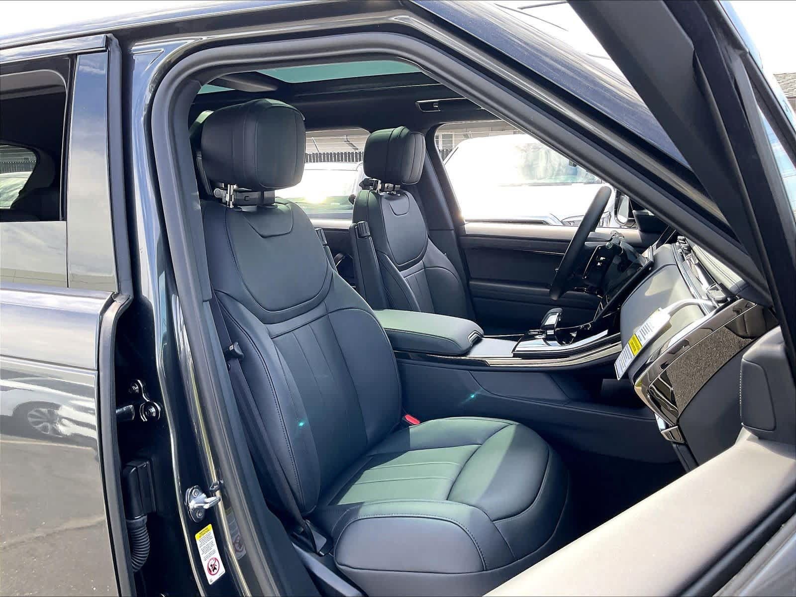 New 2026 Land Rover Range Rover Sport Dynamic SE AWD/4WD image 31