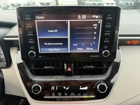 Used 2021 Toyota Corolla LE w/ Carpet Mat Package (TMS) FWD image 18
