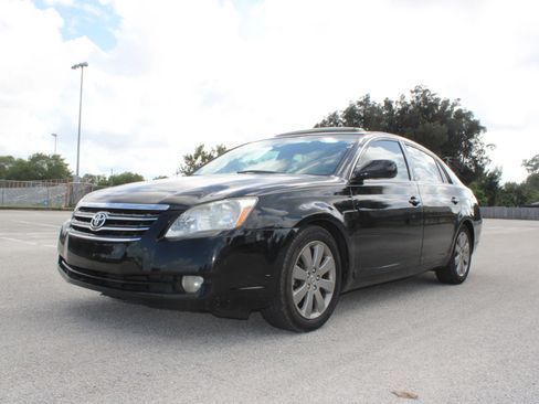 Used 2006 Toyota Avalon Touring FWD image 3