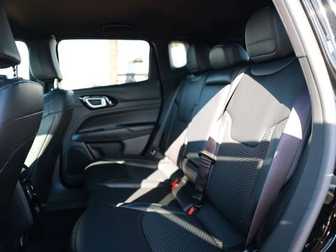 New 2026 Jeep Compass Latitude image 30