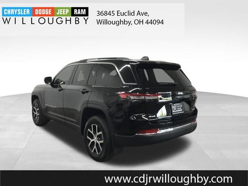 Used 2025 Jeep Grand Cherokee Limited image 6