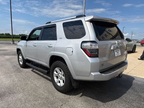 Used 2021 Toyota 4Runner SR5 AWD/4WD image 7