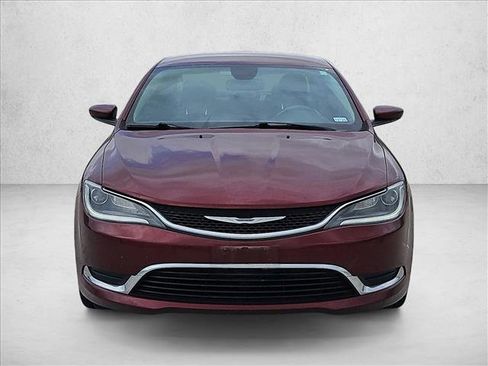 Used 2015 Chrysler 200 Limited w/ Convenience Group image 2