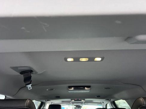 Used 2017 GMC Yukon XL SLT w/ Open Road Package image 28