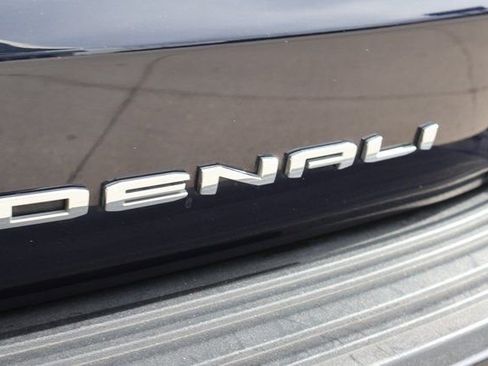 Certified 2023 GMC Yukon XL Denali image 7