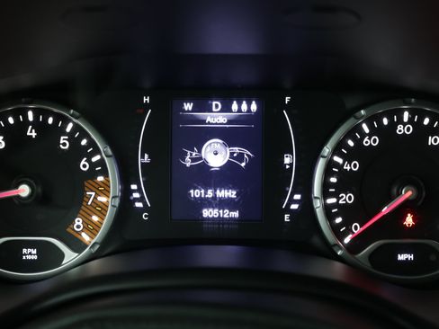 Used 2019 Jeep Renegade Sport w/ Sport Appearance Group FWD image 25