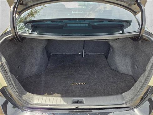 Used 2017 Nissan Sentra S FWD image 6