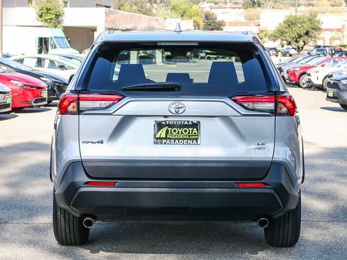 Used 2024 Toyota RAV4 LE image 7