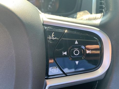Used 2019 Volvo XC90 T6 Momentum AWD/4WD image 11