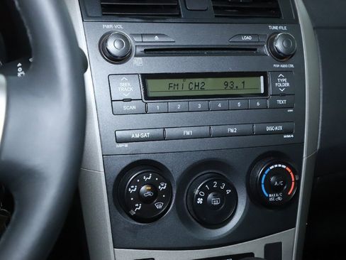 Used 2010 Toyota Corolla S image 23