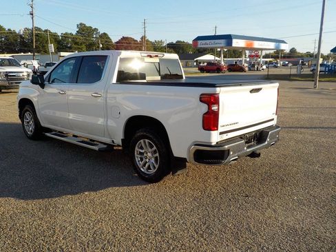 Used 2021 Chevrolet Silverado 1500 LTZ w/ Technology Package AWD/4WD image 3